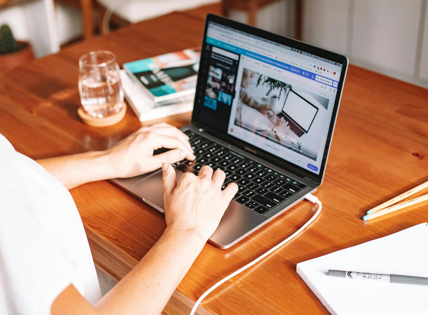 Jasmina Kaplanovic swiss german teacher online remote working